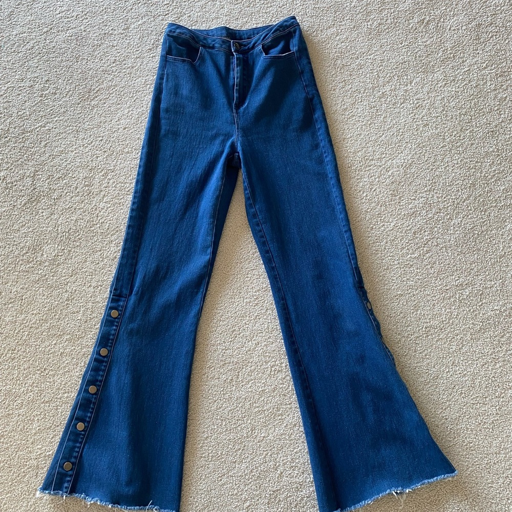 Flying Tomato Flared Hi-rise Jeans, side leg snaps, double side leg seam, SM